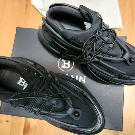 BALMAIN PARIS   Unicorn Neoprene And Leather Sneakers !   COLOR : BLACK Balmain Paris, Leather Sneakers, Snap Button, Lace Up, Paris, Plus Fashion, Sneakers, Fashion Trends, Leather