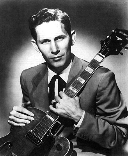 Chet Atkins. Amp Guitar, Guitar Chord Progressions, Songs With Lyrics, Old Country Music, Chord Progressions, Famous Guitars, Chet Atkins, Kenny Loggins, Country Musicians