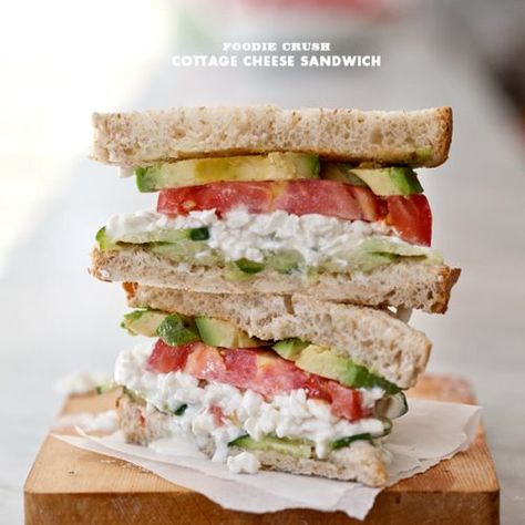 Cottage Cheese Sandwich with Avocado Cottage Cheese Sandwich, Brekkie Ideas, Simple Cottage, Vegetarian Sandwich, Foodie Crush, Healthy Sandwiches, Cheese Sandwich, Cheese Sandwiches, Cottage Cheese