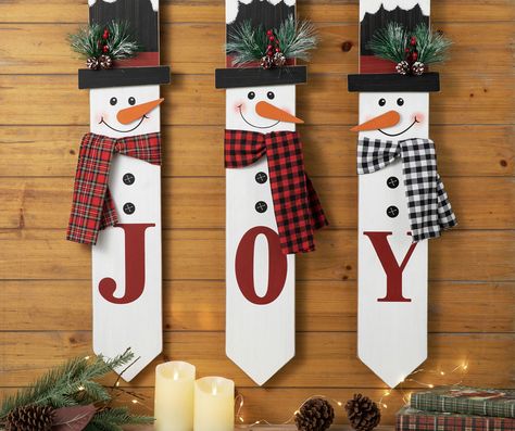 Wooden Snowman Crafts, Holiday Woodworking Projects, Snowman Crafts Diy, Wooden Snowmen, Wooden Christmas Crafts, Wood Snowman, Christmas Yard Decorations, Christmas Decorations Diy Outdoor, Christmas Wood Crafts