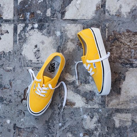 Vans Anaheim, Cute Vans, Yellow Vans, Workout Sneakers, Tenis Vans, Yellow Sneakers, Sneakers Fashion Outfits, Sneakers Vans, Vans Style