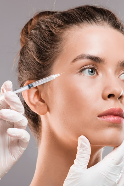 Rejuvenate Your Appearance in No Time: Experience the Quick Results of Botox! 🤯 Botox Needle Aesthetic, Manifestation Bored, Botox Video, Botox Eyes, Botox Under Eyes, Botox Aesthetic, Clinic Aesthetic, Backgrand Instagram, Face Injections