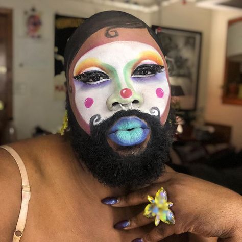 “See, when you do clownery, the clown cums back to bite”  Got the new @sugarpill Fun Size palette and had to use every color 😍 jewels by… Fun Clown Makeup, Clown Lips, Drag Clown, Clown Core, Clown Face, Clown Faces, Clown Makeup, The Clown, Fun Size