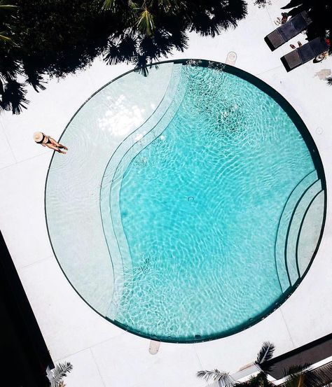 POOL PERFECTION ▪️@the_bower_byron_bay iconic circle pool and check out those mammoth pavers too ▪️Vi Kolam Air, Luxury Swimming Pools, Round Pool, Design Blogs, Swimming Pool Designs, Abstract Designs, Design Hotel, Lounge Decor, Garden Pool