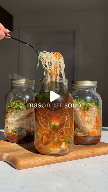 Carleigh Bodrug on Instagram: "💖🌱🥰MASON JAR SOUP. Your new fav easy, delicious and nourishing meal prep for the work week (vegan, too)! Full recipe as always can be found by googlin’ PlantYou mason jar soup 😉 love y’all - carleigh 💖 . #soup #recipe #easy #recipes #plantbased #mealprep #foodprep #plantbaseddiet #plantbasedfood #healthy #healthyrecipe #healthyrecipes #vegan #veganfood" Soup Jars Recipes, Jar Soup Recipes Mason, Soups In A Jar, Mason Jar Noodles, Plantbased Mealprep, Jar Soup, Mason Jar Soup, Carleigh Bodrug, Mason Jar Lunch