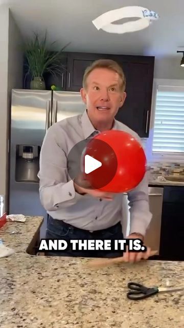 Steve Spangler on Instagram: "Here’s a special video to celebrate National Static Electricity Day! How do you celebrate #nationalstaticelectricityday? Let us know in the comments." Static Electricity Experiments For Kids, Electricity For Kids, Static Electricity Experiments, Light Science Experiments, Fun Science Experiments For Kids, Electricity Experiments, Fun Experiments For Kids, Funny Games For Groups, Science Electricity