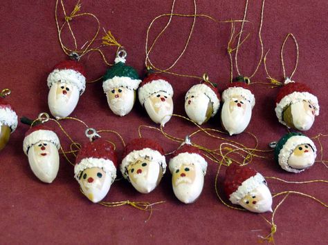 How To Paint Acorns, Paint Acorns, Painted Acorns, Painted Christmas Tree, Santa Faces, To Paint, Christmas Rocks, Acorn Ornaments, Painted Santa