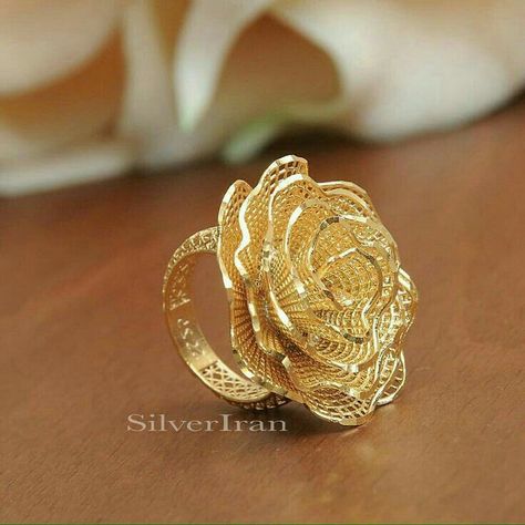 Flower Gold Rings, Rose Ring Flower, Flower Gold Ring, Gold Rose Ring, Unique Gold Jewelry Designs, Face P, Gold Flower Ring, Bridal Jewellery Design, Gold Bridal Jewellery Sets