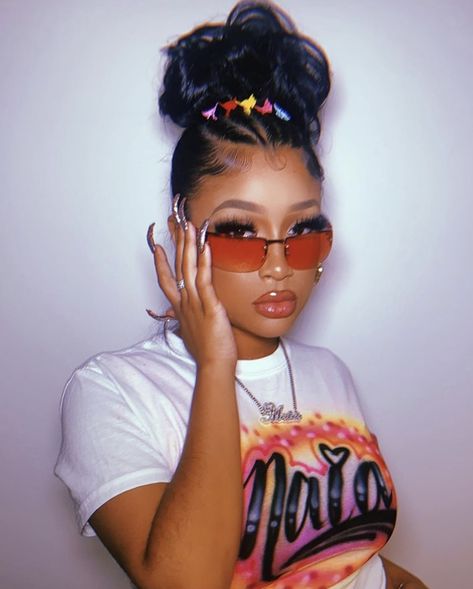 Popular 90s Hairstyles Black Women, 90s Freaknik Outfits Black Women Plus Size, Festival Hairstyles Black Women, 90s Summer Outfits Vintage, 2000s Black Hairstyles, 90s Nails Acrylic Black Women, 90s Natural Hairstyles, 2000 Hairstyles Black Women, 80s Hairstyles Black Women