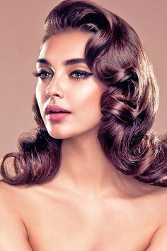 Vintage Wedding Hairstyles, Cabelo Pin Up, Look Gatsby, Wedding Makeup Vintage, Vintage Makeup Looks, Gatsby Hair, Retro Wedding Hair, Hairstyles Theme, 50s Hairstyles