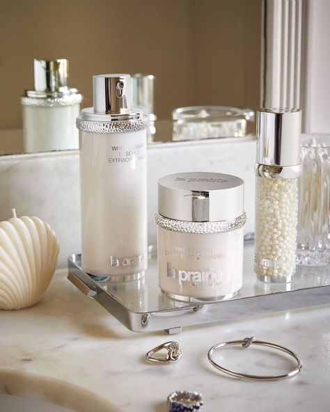 La Prairie Makeup, Luxury Skincare Aesthetic, Bridal Makeup Products, Rich Skincare, Lush Skincare, Bridal Skin Care Routine, La Prairie Skincare, Skin Care Luxury, Body Exfoliator Brush