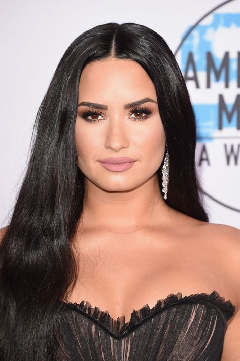 Praise Hands, Hand Emoji, Brown Image, Great Lash, Square Face Shape, American Music Awards, Demi Lovato, Makeup Skin Care, Celebrities Female