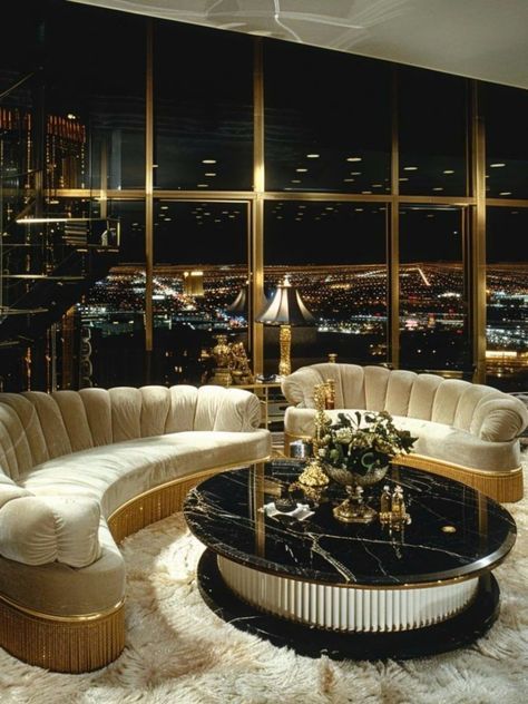 Old Hollywood Interior Design, Las Vegas Penthouse, Old Hollywood Homes, 90s House, 80s Interior Design, 80s House, Nyc Penthouse, Las Vegas Luxury, 80s Interior