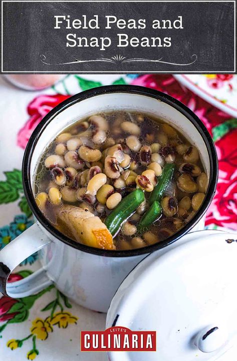 A pretty quick simmer turns field peas and snap beans into a pot full of Southern perfection. The pot liquor that you end up with is tasty as heck, too. #fieldpeas #snapbeans #peasandbeans Field Peas And Snaps Recipes, Southern Peas Recipe, Pot Liquor, Crowder Peas, Field Peas, Peas Recipes, Southern Side Dishes, Inflammation Recipes, Snap Beans