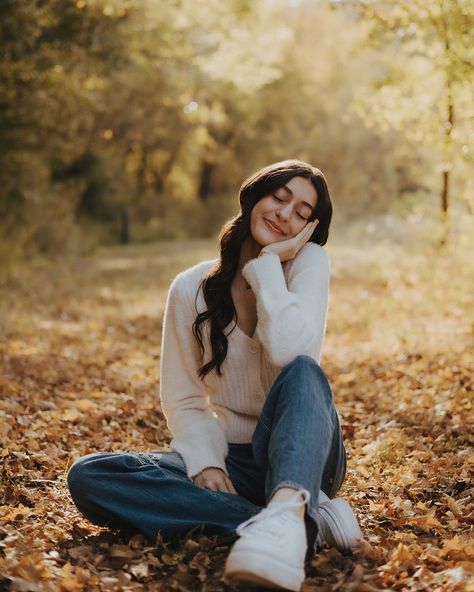 Lilys senior session🍂 A photoshoot does count as a workout btw. I’ll have you climb trees, trench through the woods and bushes, we will hike up and down hills, whatever it takes to get the shot 😂 #seniorsunday #seniorpictures #oklahomaphotographer #fallseniorpictures Outdoors Photoshoot Female, Casual Outdoor Photoshoot, Singles Photoshoot Ideas, Tree Poses Photography, Forest Senior Photos, Photoshoot In Woods, Woods Photoshoot Ideas, Outdoor Poses For Women, Downtown Poses