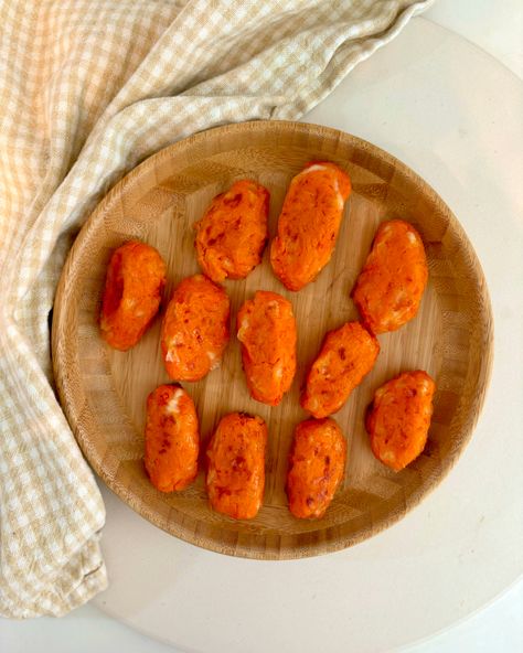 Sweet Potato Carrot Cheesy Tots Carrot Tots, Purees To Solids, Cheesy Tots, Sweet Potato Carrot, Potato Tots, Sweet Potato And Apple, Quick Healthy Snacks, Lentils And Rice, Kid Recipes