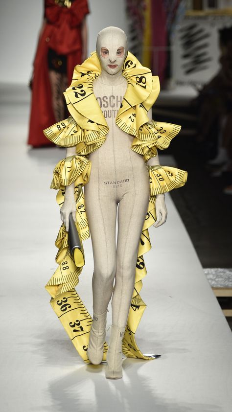 The Most WTF Moments From The Moschino Runway #refinery29uk Moschino Runway, Camp Fashion, Conceptual Fashion, Weird Fashion, Futuristic Fashion, Fashion Inspiration Design, 가을 패션, Costume Design, Couture Fashion