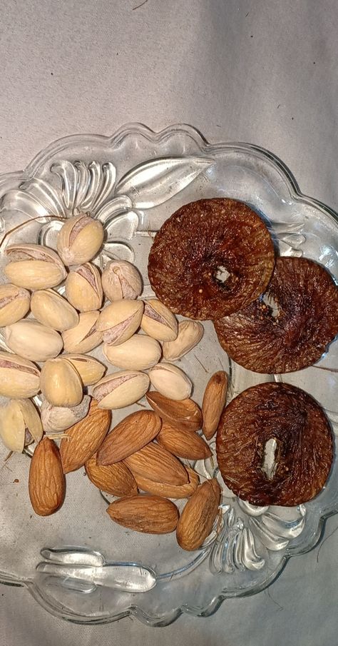 Dry Fruits Snap, Fruit Snap, Food Pic, Airport Pictures, Dairy Milk Chocolate, Sweet Cooking, Pinterest Photography, Mom Pictures, Food Gallery