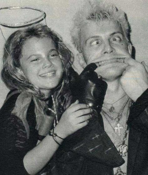 Drew Barrymore and Billy Idol Iconic Musicians, Billy B, Joey Ramone, Eartha Kitt, Joan Baez, Billy Idol, Gary Oldman, Paul Newman, Robert Redford