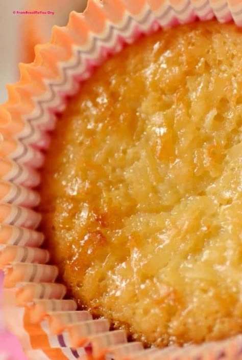 Queijadinha is a gluten-free coconut sweet made with 4 ingredients in less than 30 minutes. It looks like a muffin but it has custardy pie filling consistency. It is perfect for potlucks and get-togethers!  #glutenfreedesserts #quickrecipes #easyrecipes Pie Coconut, Brazilian Desserts, Brazilian Dishes, Coconut Muffins, Brazilian Recipes, Coconut Desserts, Coconut Pie, Best Baking Recipes, Portuguese Food