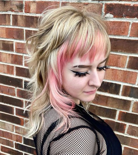 Blonde Shag with Pink Highlights Short Wolf Haircut, Edgy Hair Color Ideas, E Girl Hairstyles, Blonde Shag, E Girl Hair, Edgy Hair Color, Hairstyles Trending, The Right Hairstyles, Wolf Haircut