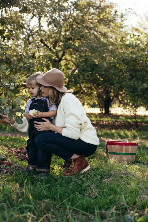 Photo by Hanna Voxland Women Red Wing Boots Outfit, Red Wing Boots Women's Outfit, Redwing Boots Women, Womens Red Wing Boots, Red Wings Boots Outfit, Red Wings Boots, Redwing Boots, Red Wing Women, Japanese Workwear