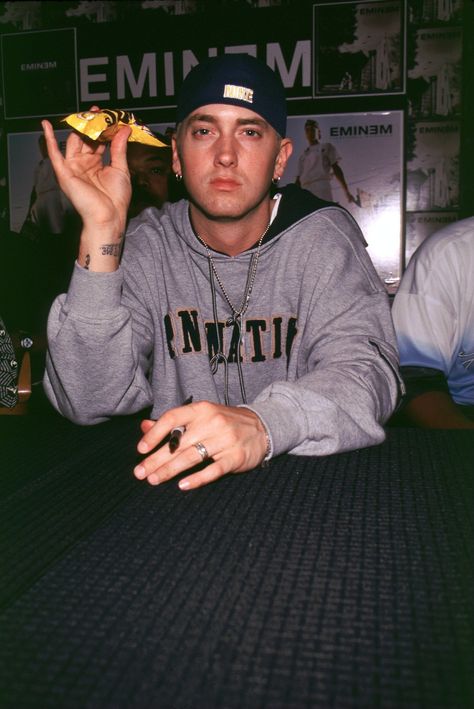 Eminem was his usual cool self while signing autographs in NYC back in May 2000. Eminem, A Man