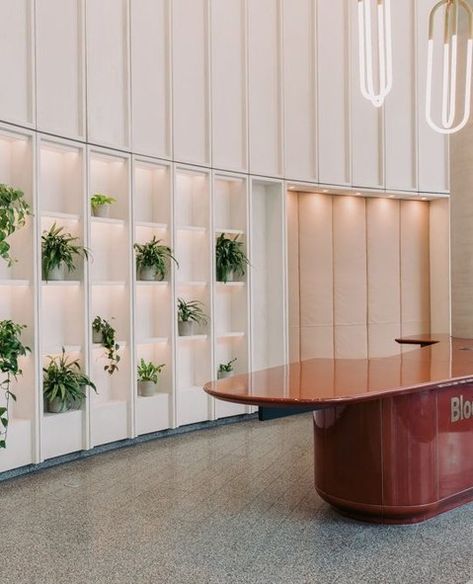 Design and Build Inspo - Broadgate Estates Reception🌿⁠ ⁠ Lots of green goodness over at Broadgate 100 Liverpool Street, including a leafy main reception desk, the green planting offset by brick-coloured furnishings. A beautiful sight to behold!⁠ ⁠ Get in touch with us at info@plantdesigns.co.uk to learn more 👉️✉️⁠ .⁠ .⁠ .⁠ .⁠ .⁠ #officespace #officedesign #workplacewellness⁠ #workplacedesign #workspacedesign #workspaceinspo #designyourworkspace #londondesign #londoninteriordesign #biophilicde... Info Desk, London Interior Design, Green Office, Liverpool Street, Green Architecture, Workplace Design, Workspace Design, Green Interiors, Reception Desk