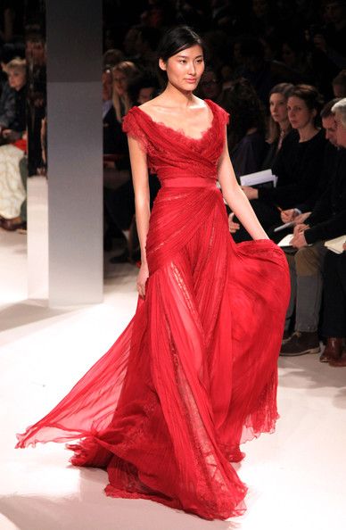 Red Couture, Elie Saab Haute Couture, Elie Saab Spring, Fantasy Dresses, Dressed To Kill, Couture Gowns, Gorgeous Gowns, Elie Saab, Beautiful Gowns