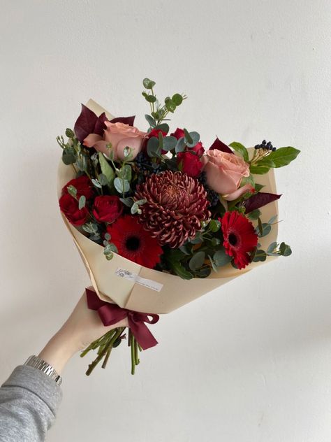 Valentines Day Bouquet For Him, Small Valentines Bouquets, Valentines Floral Bouquets, Valentines Floral Arrangements Diy, Valentines Flower Arrangements Ideas, Valentine’s Day Floral Arrangements, Valentines Flowers Bouquet, Valentines Floral Arrangements, Flower Boquettes