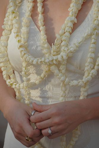 Pikaki lei for a wedding * Hawaiian Style Wedding, Pikake Lei, Samoan Wedding, Wedding Lei, Orange Ring, Flower Lei, Hawaiian Lei, Bali Wedding, Bride Flowers