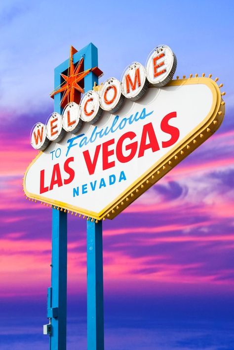 Love the history of Las Vegas, very interesting and intense at times. Love the music 🎶, the shopping 💜, the fine dining, the energy, the suites, the pools, the spas, the love 💖 Strip Outfit, Las Vegas Itinerary, Las Vegas Map, Wedding Vegas, Las Vegas With Kids, Vegas Outfits, Las Vegas Attractions, Vegas Nails, Las Vegas Restaurants