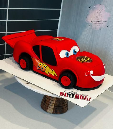 ⚡️⚡️ Lightning McQueen Cake ⚡️⚡️ My first attempt at creating this design Always scary, just winging it! I could’ve spent days putting in every tiny detail, but I was really happy with the outcome Cake drum • @cakebonofficial Food gel • @chefmaster Edible images • @paper2eat @icinginks Everything else! • @heb . . . . . . #cake #sanantonio #sanantoniosmallbusiness #sanantoniocakes #sanantonioeats #sanantonioevents #sanantoniofood #sanantoniofoodie #sanantoniobaker #bakedsa #bakery #foo... San Antonio Food, Lightning Mcqueen Cake, Mcqueen Cake, Edible Images, Lightning Mcqueen, 3rd Birthday, Kids Party, Birthday Cake, Cake