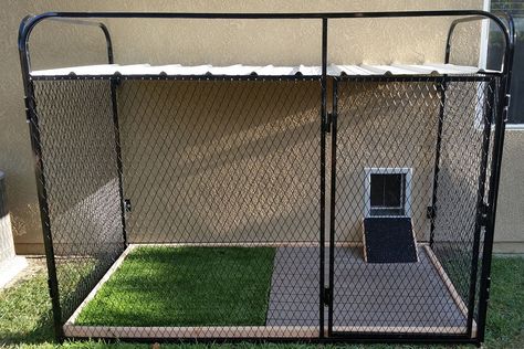 Dog Run Ideas, Outdoor Dog Area, Dog Enclosures, Backyard Dog Area, Dog Enclosure, Dog Boarding Facility, Dog Backyard, Doggie Door, Dog Kennel Designs