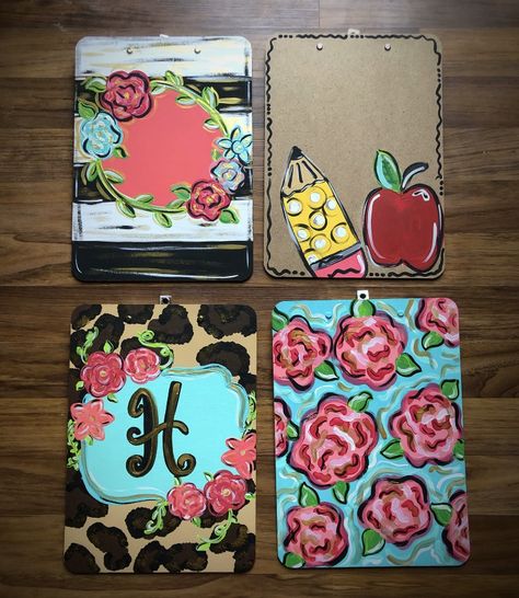 Painted Clipboard Ideas, Painted Clipboards Diy, Clip Board Painting Ideas, Clip Board Decorating, Painted Teacher Clipboards, Clipboard Painting Ideas, Teachers Clipboard, Painted Clipboards, Clipboard Crafts