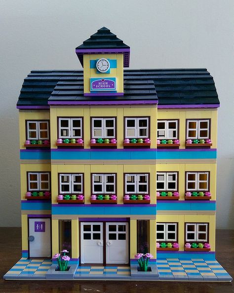 Modular Friends school | My friends school conversion has be… | Flickr Lego School, Lego House Ideas, Lego Friends Sets, Friends School, Lego Christmas, Lego Boards, Lego Diy, Lego Modular, Lego Craft