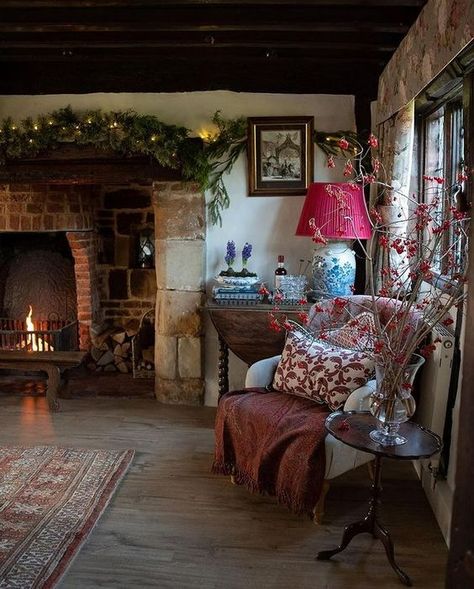 Rustic English Cottage, Bedroom Cottage Style, Cottage Homes Interior, Country Cottage Living, English Cottage Interiors, English Cottage Decor, Deco Champetre, Casa Country, Country Cottage Decor