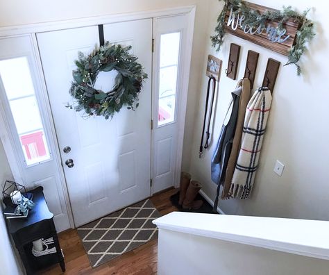 Split Foyer Entry, Small Foyer Ideas Entryway, Small Foyer Ideas, Split Entry Remodel, Small Entryway Ideas, Split Level Entryway, Tiny Entryway, Foyer Wall Decor, Entrance Foyer Design