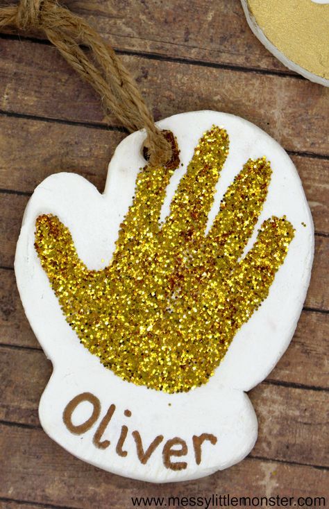 Handmade Christmas Ornaments Handprint, Clay Hand Print Ornaments, Baby Ornament Craft, Christmas Handprint Gifts, Baby Diy Ornaments, Air Dry Clay Ornaments Kids, Handprint Christmas Crafts For Kids, Diy Handprint Ornament, Baby Handprint Ornament