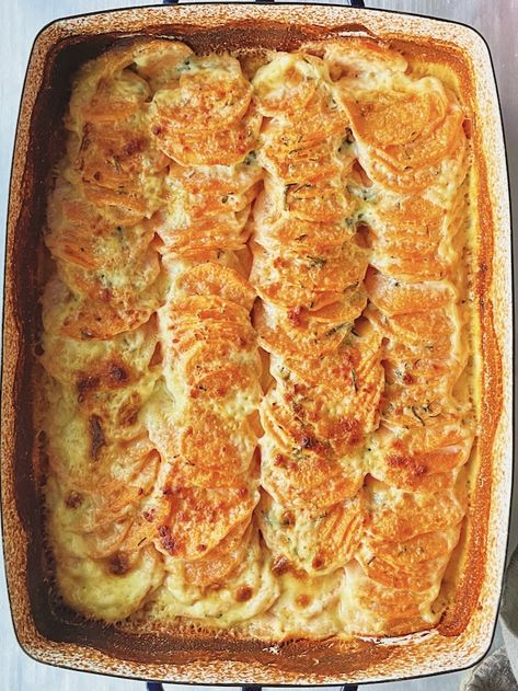 Sweet Potato au Gratin - Carolina Gelen Sweet Potato Gratin Gruyere, Sweet Potato Seasoning, Sweet Potato Gratin, Au Gratin Potato Recipes, Potatoes Au Gratin, Potato Gratin, Vegetable Side Dishes Recipes, Sweet Potato Pie, Christmas Cooking