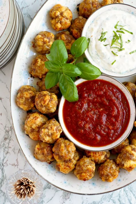 Italian Sausage Crescent Cheese Balls Italian Sausage Balls, Sausage Crescent, Sausage Crescents, Italian Christmas Dinner, Cheese Stuffed Mushrooms, Food Recipes Dinner, Sausage Balls, Holiday Appetizer, Italian Appetizers