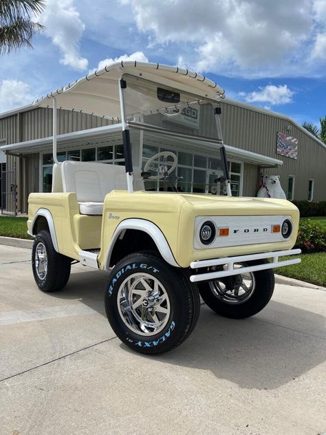 Cool Golf Carts, Cool Golf Cart Paint Jobs, Golf Cart Paint Ideas, Custom Golf Carts Ideas, Car Interior Decor Aesthetic, Golf Cart Ideas, Aesthetic Car Inside, Car Camping Hacks, Interior Decor Aesthetic