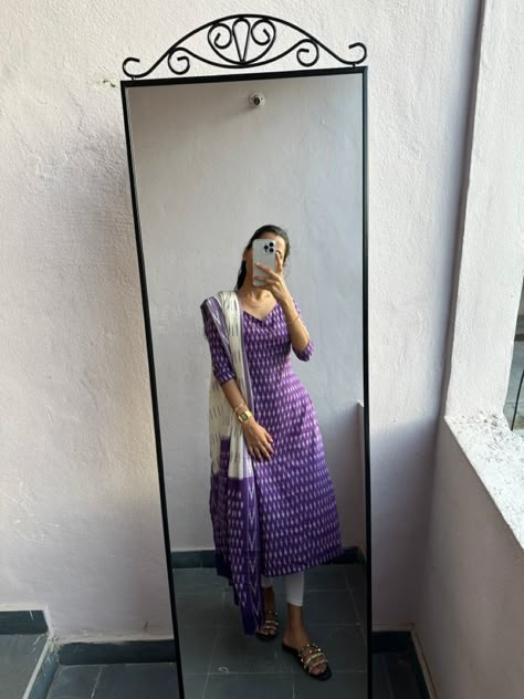 Kurta Sets For Women College, Cotton Kurta Ideas For Women, Cotton Chudithar Stitching Designs, Kurta With Dupatta For Women, Chudidhar Models For Stitching Cotton, Cotton Chudidhar Designs For Stitching, Neck Models For Chudidhars, Cotton Straight Kurti Designs, Sambalpuri Kurta Designs