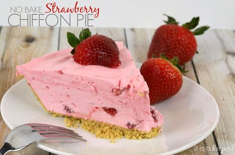 This may be the easiest pie recipe I've ever seen! This Strawberry Chiffon Pie is one of the easiest dessert no bake recipes that I have ever made. #sweets #dessertfoodrecipes #dessert Strawberry Chiffon Pie Recipe, Berry Cheesecake Salad, Strawberry Cream Pie Recipe, Baked Strawberry Pie, Strawberry Chiffon, Lemon Chiffon Pie, Strawberry Cream Pie, Jello Pie, Dessert No Bake