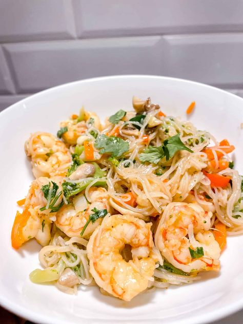 Shrimp and Vermicelli Shrimp And Vermicelli Recipe, Vermicelli Shrimp Recipes, Shrimp Vermicelli Recipes, Shrimp Vermicelli Bowl, Shrimp Vermicelli, Brócoli Recipes, Stir Fry Beans, Vermicelli Recipe, Buffalo Chicken Spaghetti Squash