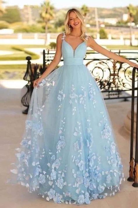 Haljine Za Svadbu, Light Blue Prom Dress Long, Prom Dress Baby Blue, Light Blue Ball Gown, Slay Dresses, Baby Blue Prom Dresses, Turquoise Prom Dresses, Dresses Straight, Top Prom Dresses