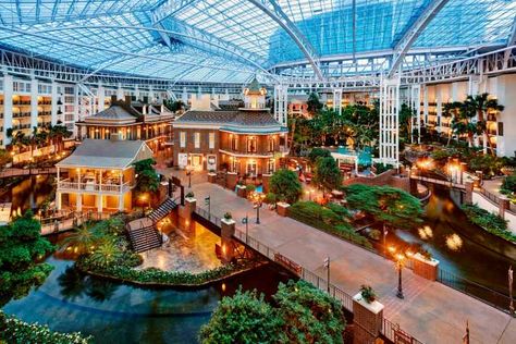 Best Nashville Hotels, Opryland Hotel, Tennessee Christmas, Nashville Hotels, American Cafe, Nashville Vacation, Visit Nashville, Indoor Waterpark, Nashville Trip