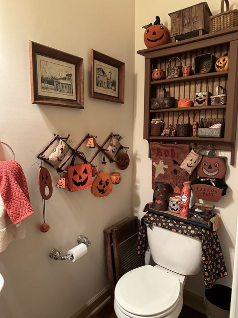 Halloween Bathroom, Apartment Living, Decoration Ideas, Trick Or Treat, Apartment, Halloween