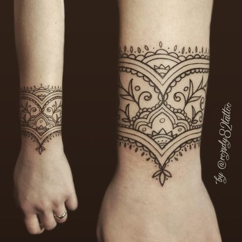 Ornamental Cuff Tattoo, Mandala Cuff Tattoo, Wrist Tatoo, Wrist Bracelet Tattoo, Cuff Tattoo, Boho Tattoos, Band Tattoo Designs, Beautiful Flower Tattoos, Fresh Tattoo