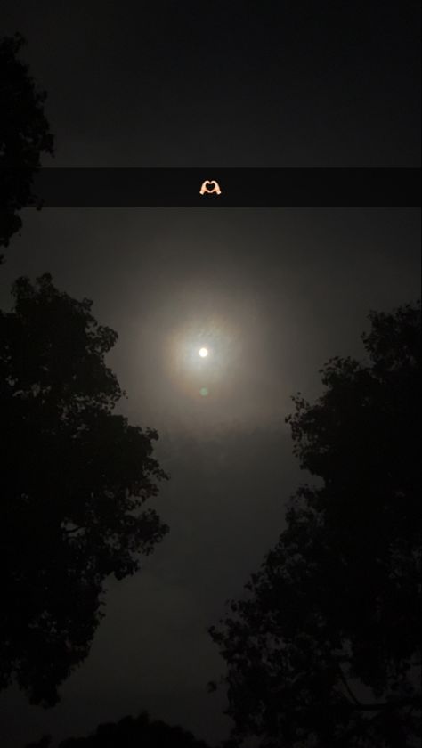 Moon Snaps Snapchat, Night Asthetics Photos Snap, Winter Night Snap, Snap Streak Ideas Night, Night Aesthetic Snapchat, Snap Night Story, Indian Night Out Snap, Aesthetics Snaps, Girl Night Snaps